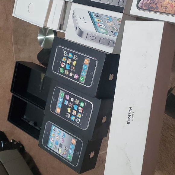 IPHONE BOXES & APPLE Watch box's - Picture 3 of 4